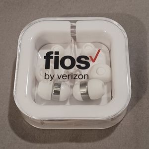 NWT! FIOS VERIZON EAR BUDS